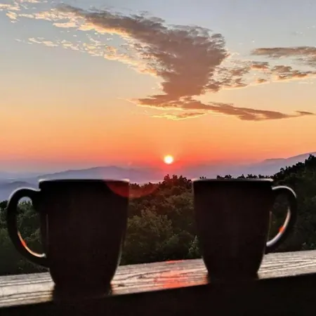 Sky High Views!!-Peak Mountaintop-Outdoor Pool-Close To Downtown-Private Balcony-Wifi-Cable Gatlinburg Extérieur photo