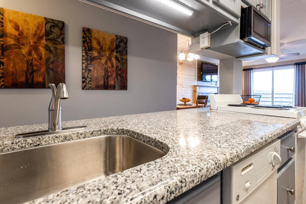 Sky High Views!!-peak Mountaintop-outdoor Pool-close To Downtown-private Balcony-wifi-cable Apartamento *