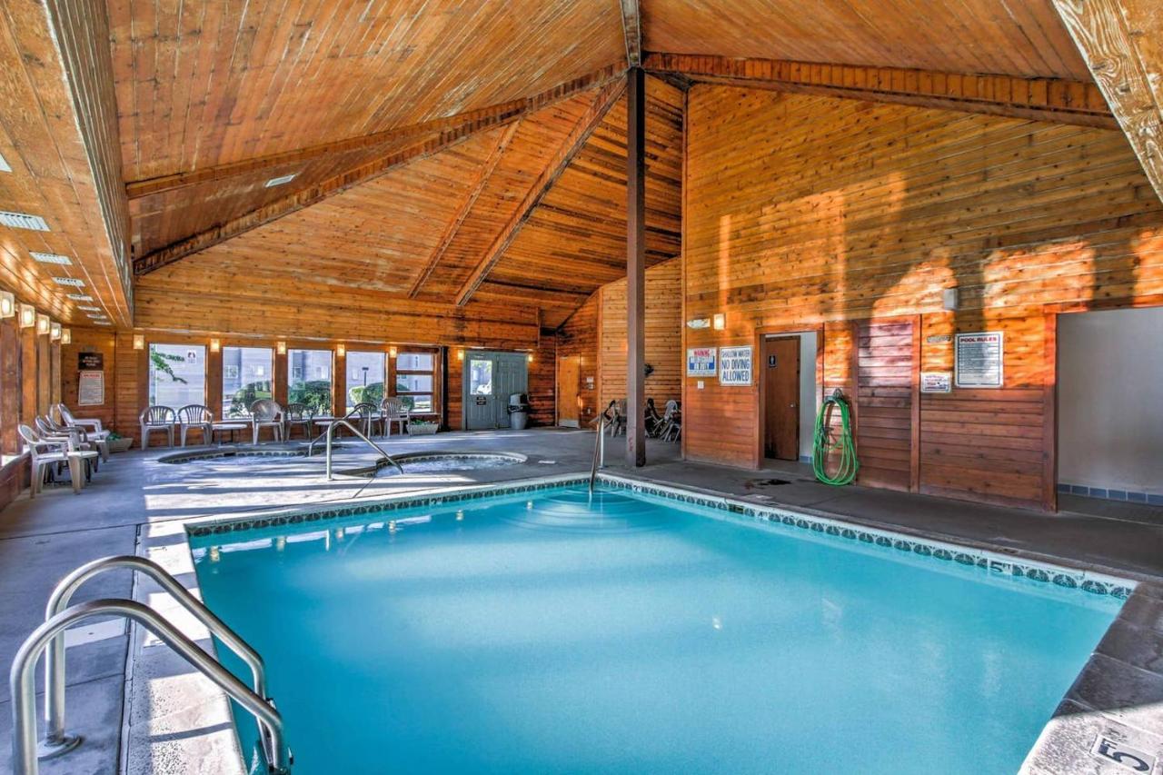 Sky High Views!!-peak Mountaintop-outdoor Pool-close To Downtown-private Balcony-wifi-cable Apartamento